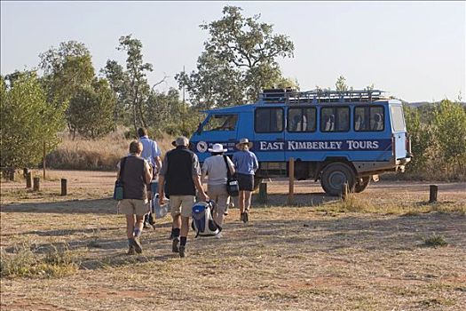 游客,四轮驱动,东方,金伯利,旅游,波奴鲁鲁国家公园,西澳大利亚,澳大利亚