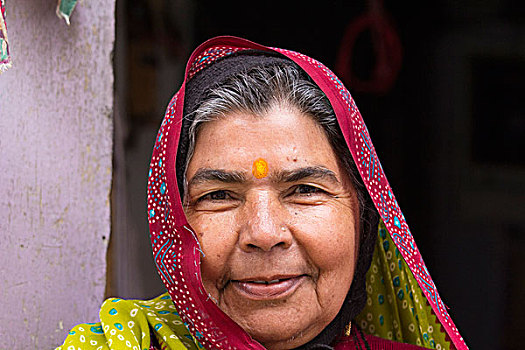 亚洲,印度,拉贾斯坦邦,乌代浦尔,女人,红色,围巾,使用,只有