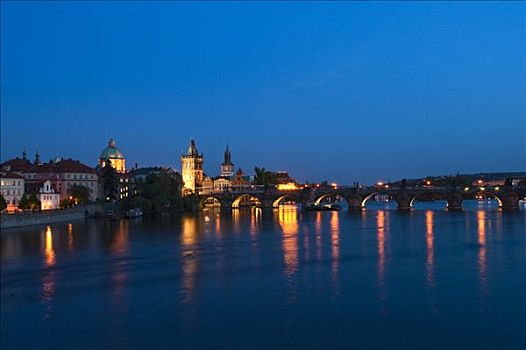 城市风光,伏尔塔瓦河,查理大桥,教堂,黄昏,布拉格,捷克共和国