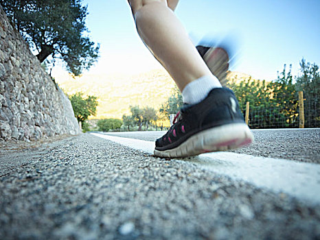 贴地拍摄,少女,腿,跑,途中,马略卡岛,西班牙