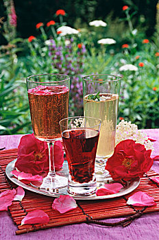 夏日饮料,玫瑰花瓣