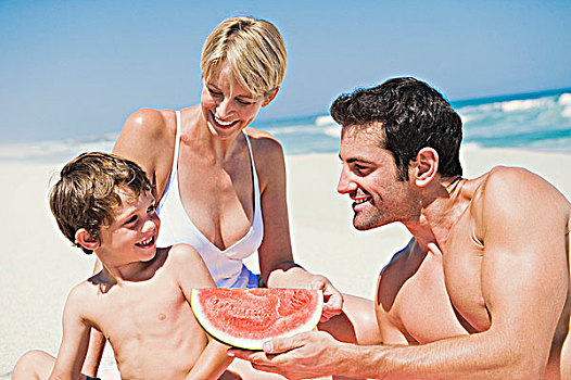 家庭,享受,西瓜,海滩