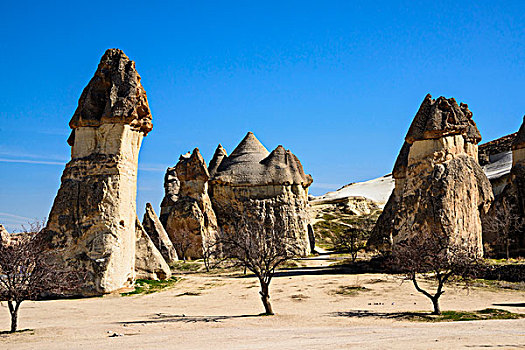 土耳其,中央安纳托利亚,卡帕多西亚,凝灰岩岩层,童话烟囱,附近的