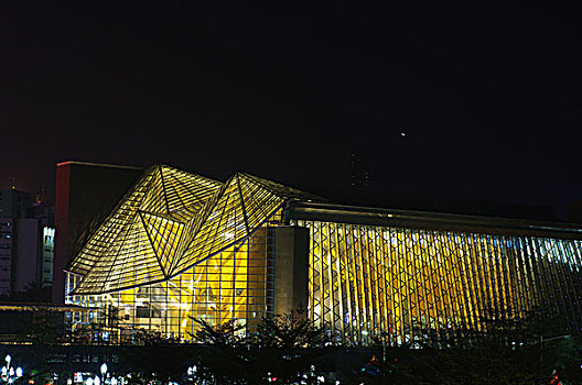 深圳夜景市民中心音乐厅图书馆路灯车流道路