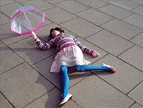 女人,伞,躺下