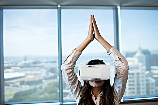 职业女性,练习,瑜珈,虚拟现实,玻璃,办公室