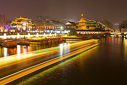 南京,秦淮河,夫子庙,夜景,灯火辉煌,灯光,繁华,热闹,拥挤,游船,建筑,历史,文化街区
