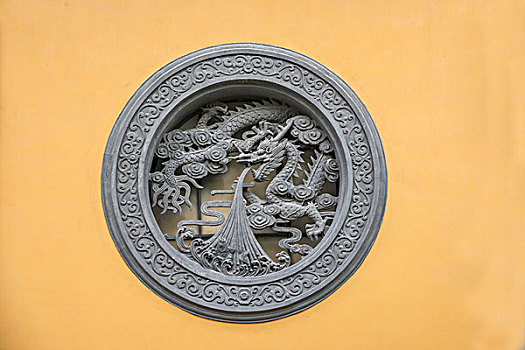 杭州灵隐寺院石雕墙窗