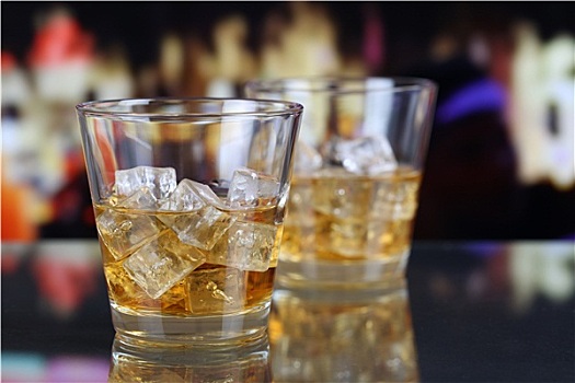 威士忌酒,玻璃杯,酒吧