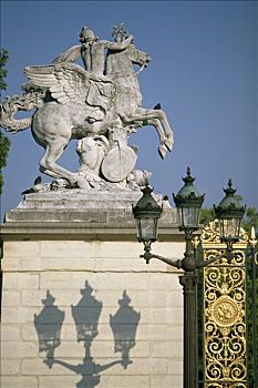 法国,巴黎,骑马雕像