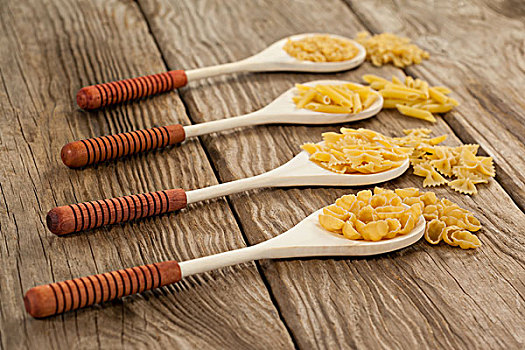 勺子,品种,意大利面,木质背景