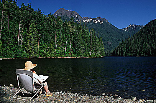 湖,老女人,读,海岸线,温哥华岛,不列颠哥伦比亚省,加拿大