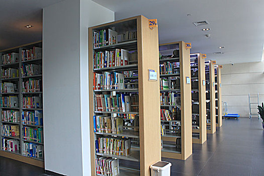 四川省图书馆开放新模式