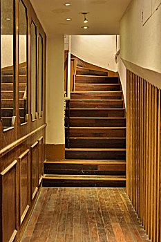 复古走廊楼梯