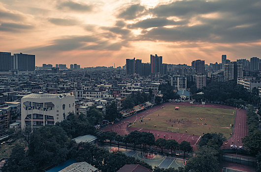 广州市城中村操场跑道