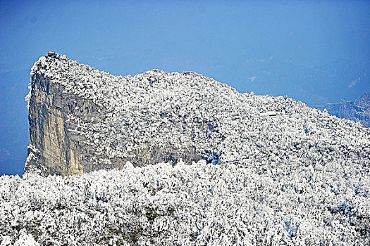 天门山雪景