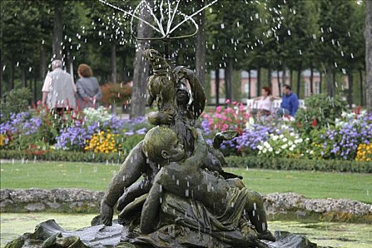 施威琴根,2005年,宫苑