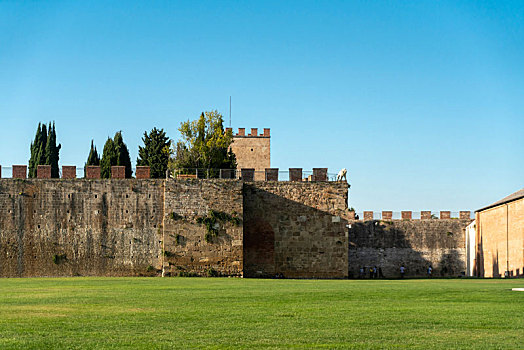 比萨古城墙
