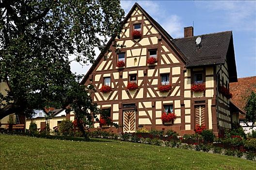 半木结构,房子,花园,中间,弗兰克尼亚,巴伐利亚,德国,欧洲