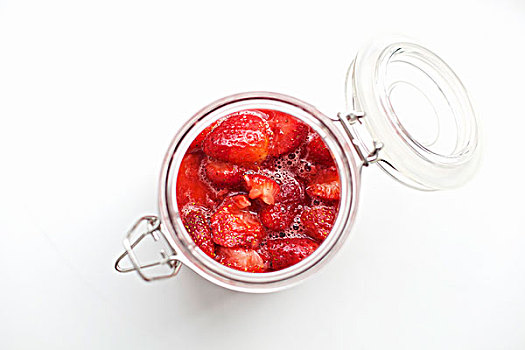 旋盖玻璃瓶,草莓蜜饯,俯视,白色背景