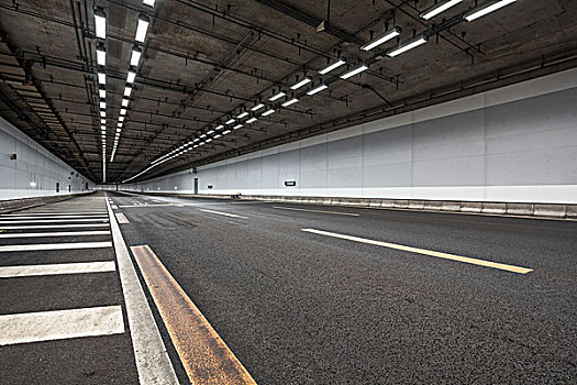 地下通道modernhighwaytunnelunderpass