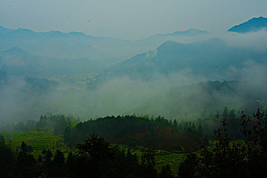 江南雾里乡村