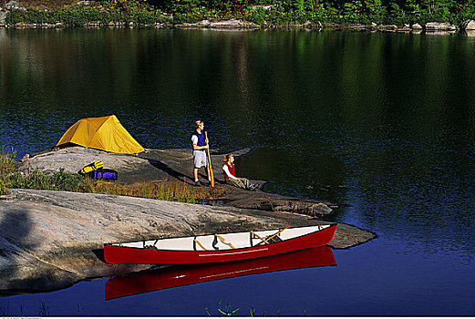 伴侣,岩石上,帐蓬,独木舟,靠近,湖,安大略省,加拿大