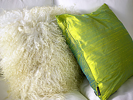 两个,枕头,羊皮,遮盖,绿色,丝绸