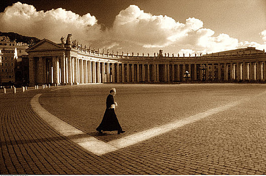 牧师,走,圣彼得广场,梵蒂冈城,罗马,意大利