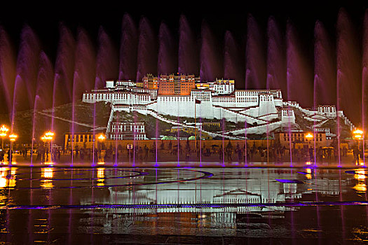 西藏拉萨布达拉宫广场喷泉