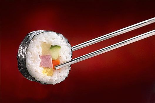 寿司卷,火腿,筷子