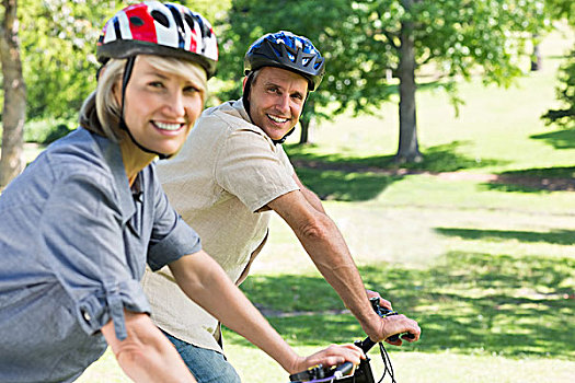 幸福伴侣,骑,自行车,公园