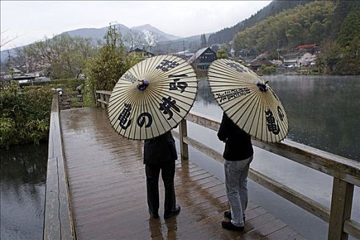 两个人,伞,站立,桥,日本,后视图