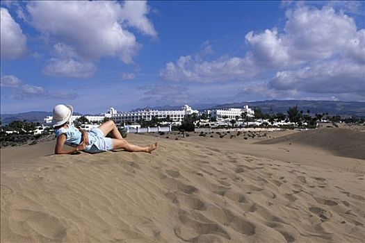 女人,躺着,沙丘,正面,宫殿,酒店,大卡纳利岛,加纳利群岛,西班牙,欧洲