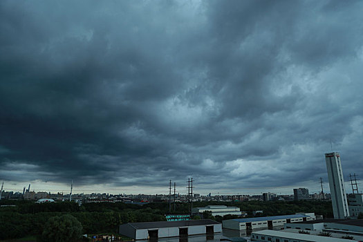 暴风雨来临