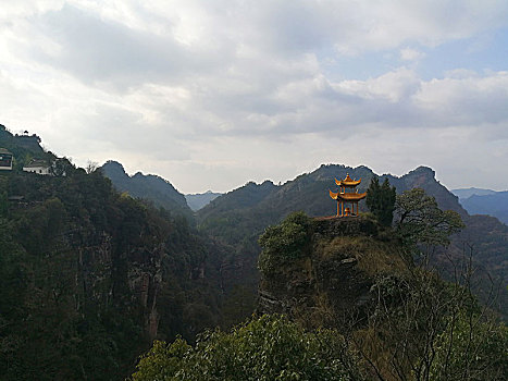 安徽,齐云山,道教,圣地,月华街,寿,玉虚宫,佛教,香火,一天门,二天门,三天门,小壶天,佛光