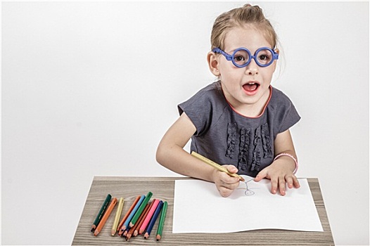 可爱,小女孩,蓝色,眼镜,绘画,课桌