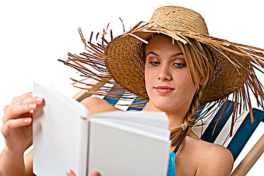 海滩,高兴,女青年,放松,书本,坐,折叠躺椅,比基尼,草帽