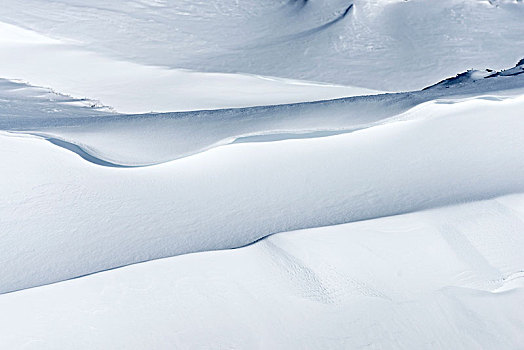雪堆,阿尔卑斯山