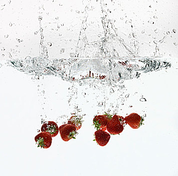 草莓,溅,水中