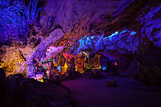 建水燕子洞景区