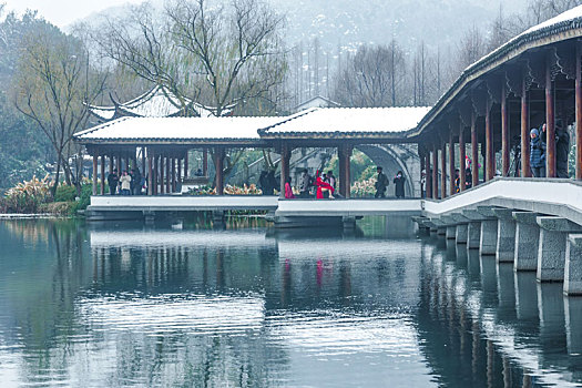 杭州西湖浴鹄湾飞虹廊雪景